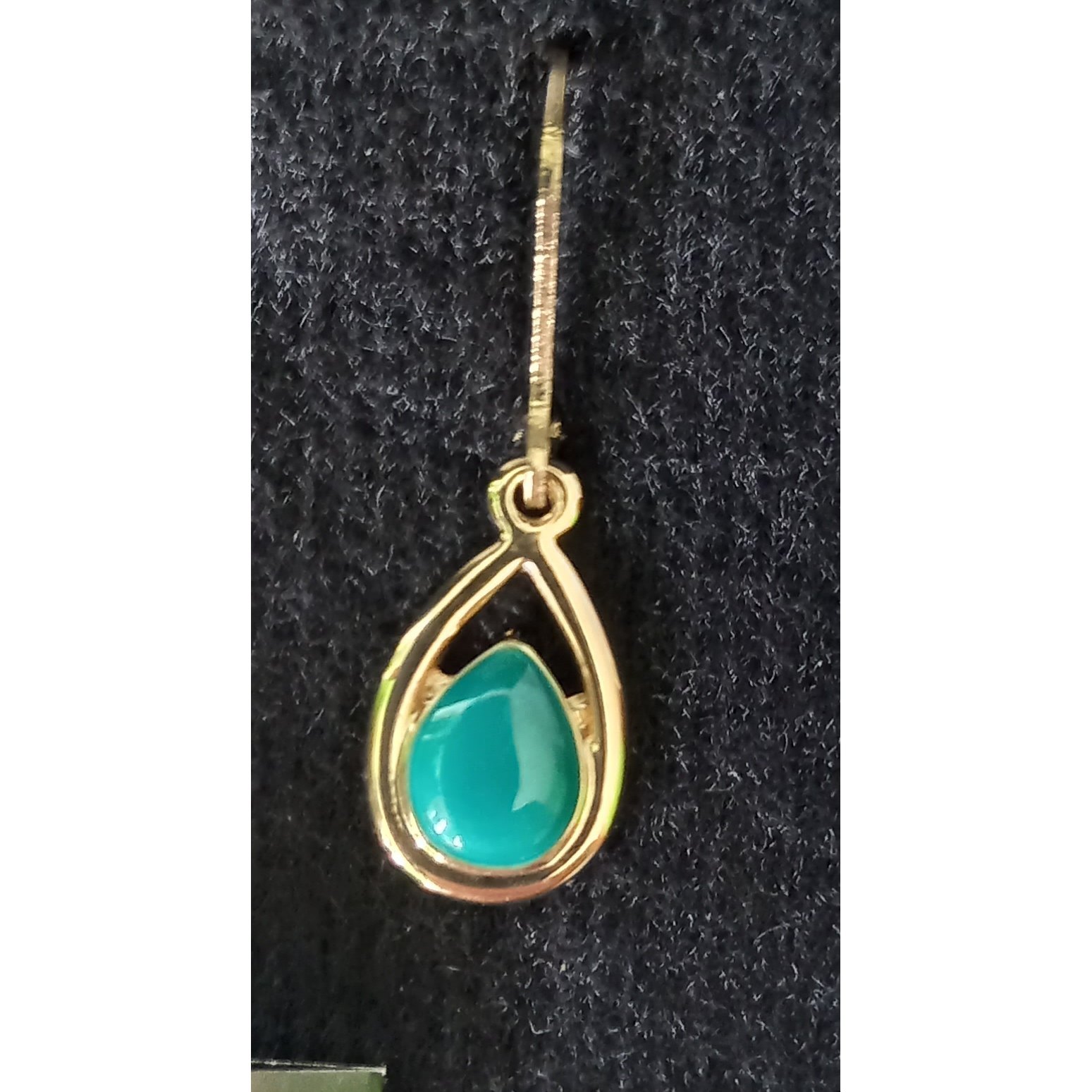 PAR DE PENDIENTES ESMERALDA DORADO AZZORTI