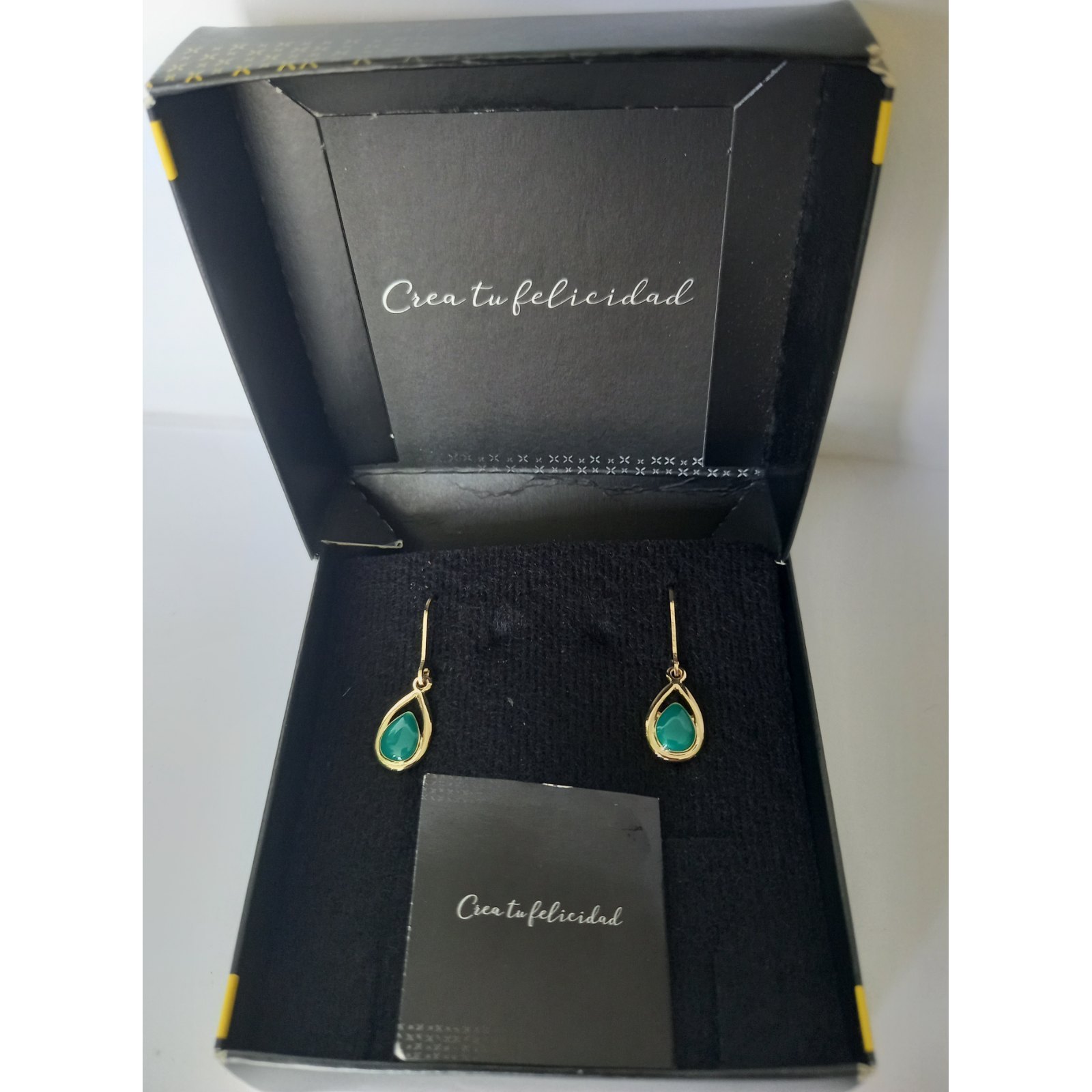 PAR DE PENDIENTES ESMERALDA DORADO AZZORTI