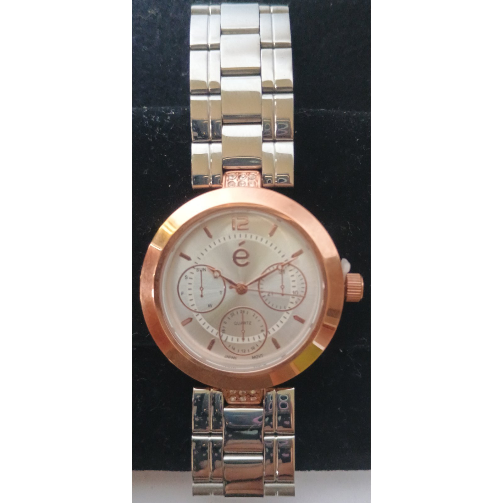 RELOJ DE PULSO ÉSIKA MODELO TC I 109 2 TONOS - METAL LENTE DE VIDRIO