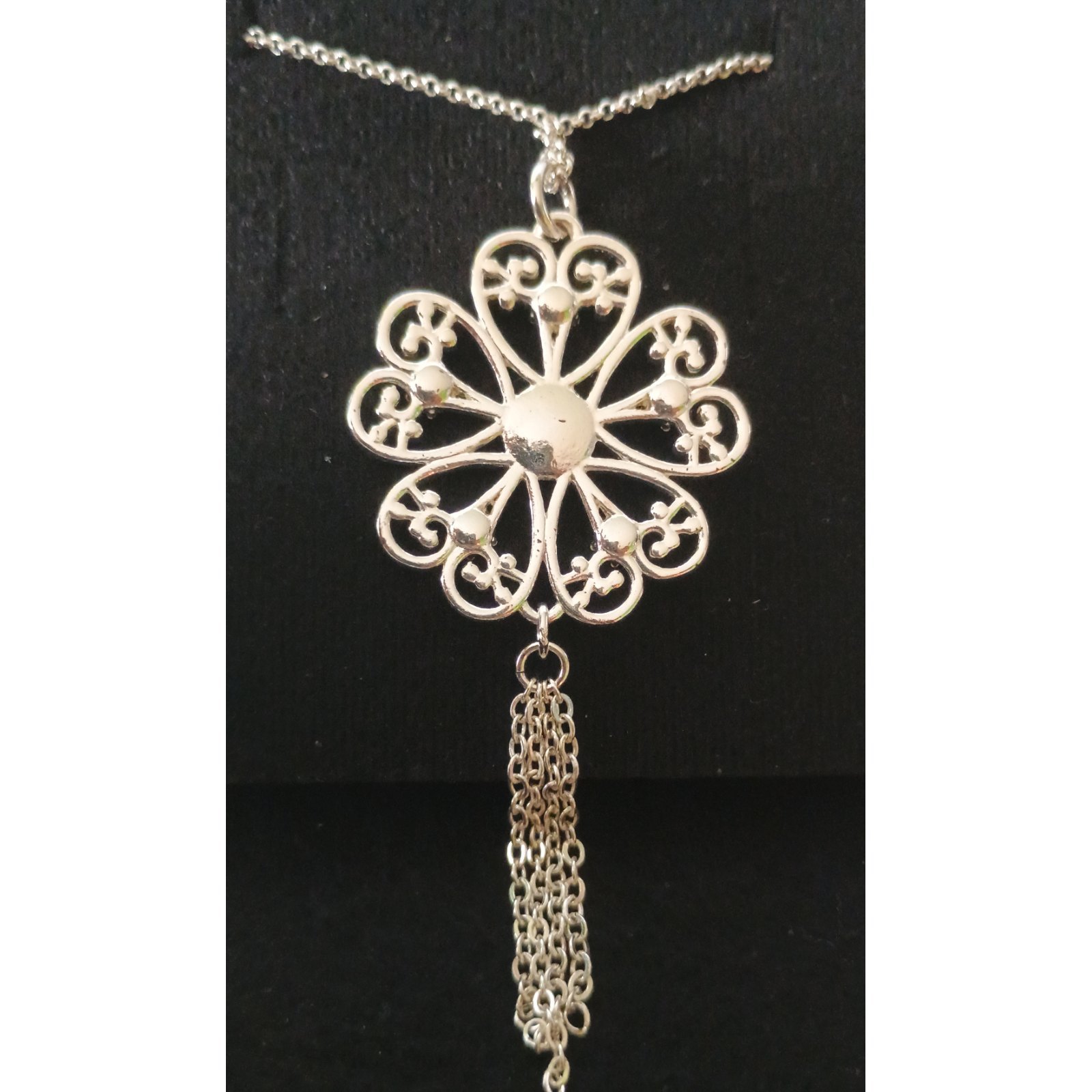 ESTUCHE 1 COLLAR + 1 PAR DE ARETES UNIQUE - COLECCIÓN DIVA DIAMOND METAL BAÑADO EN PLATA