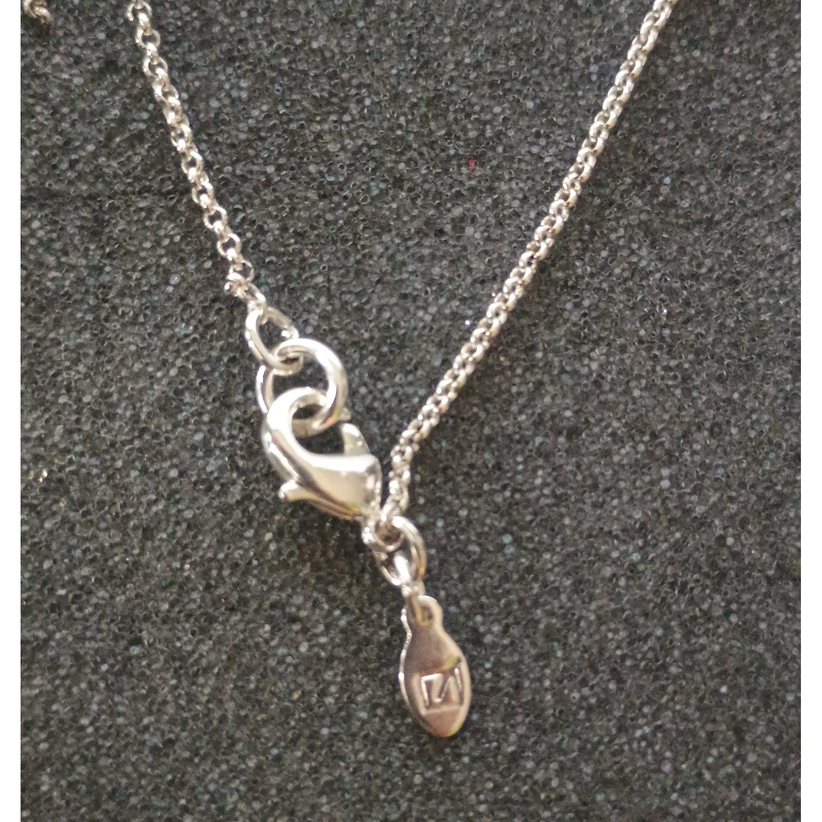 ESTUCHE 1 COLLAR + 1 PAR DE ARETES UNIQUE - COLECCIÓN DIVA DIAMOND METAL BAÑADO EN PLATA