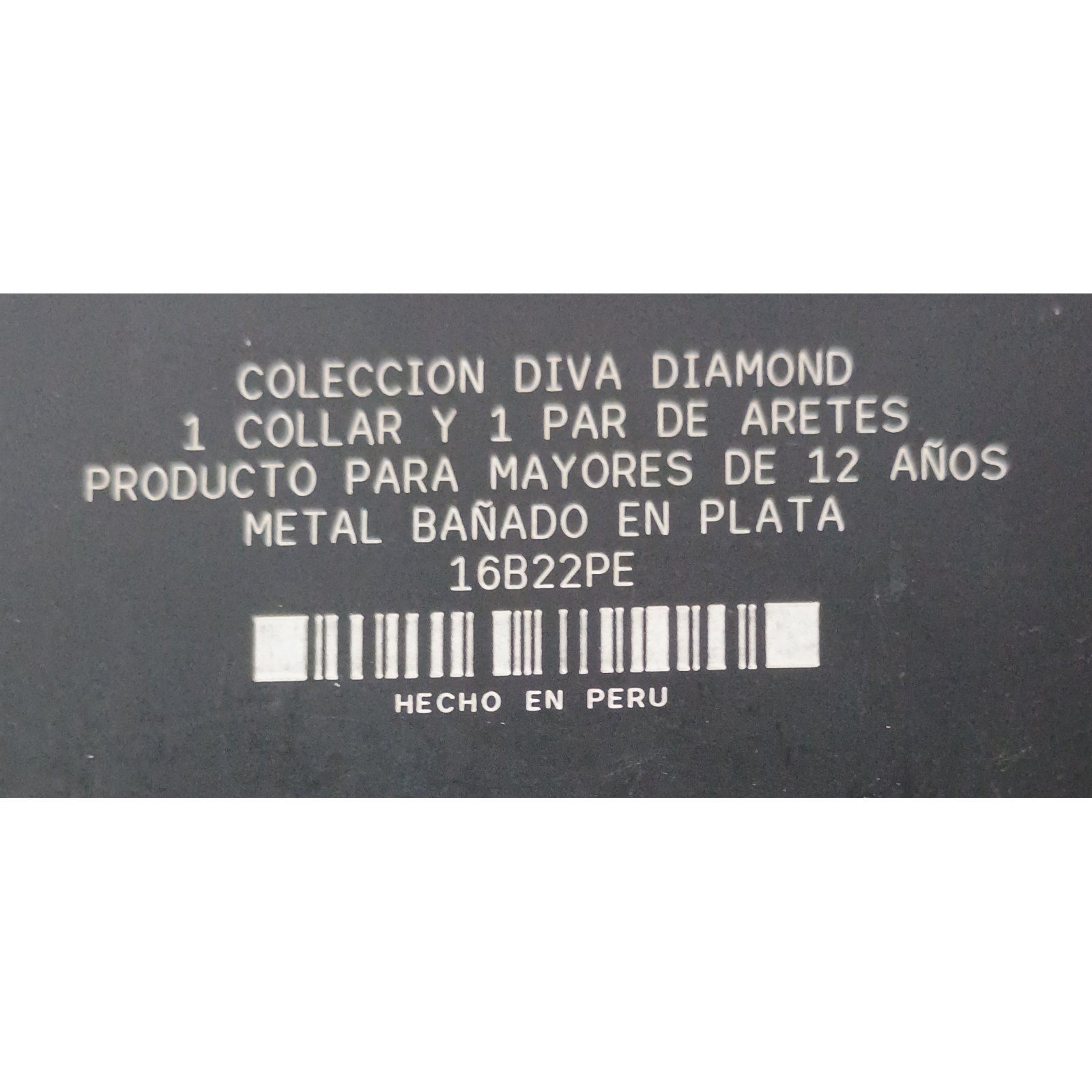 ESTUCHE 1 COLLAR + 1 PAR DE ARETES UNIQUE - COLECCIÓN DIVA DIAMOND METAL BAÑADO EN PLATA