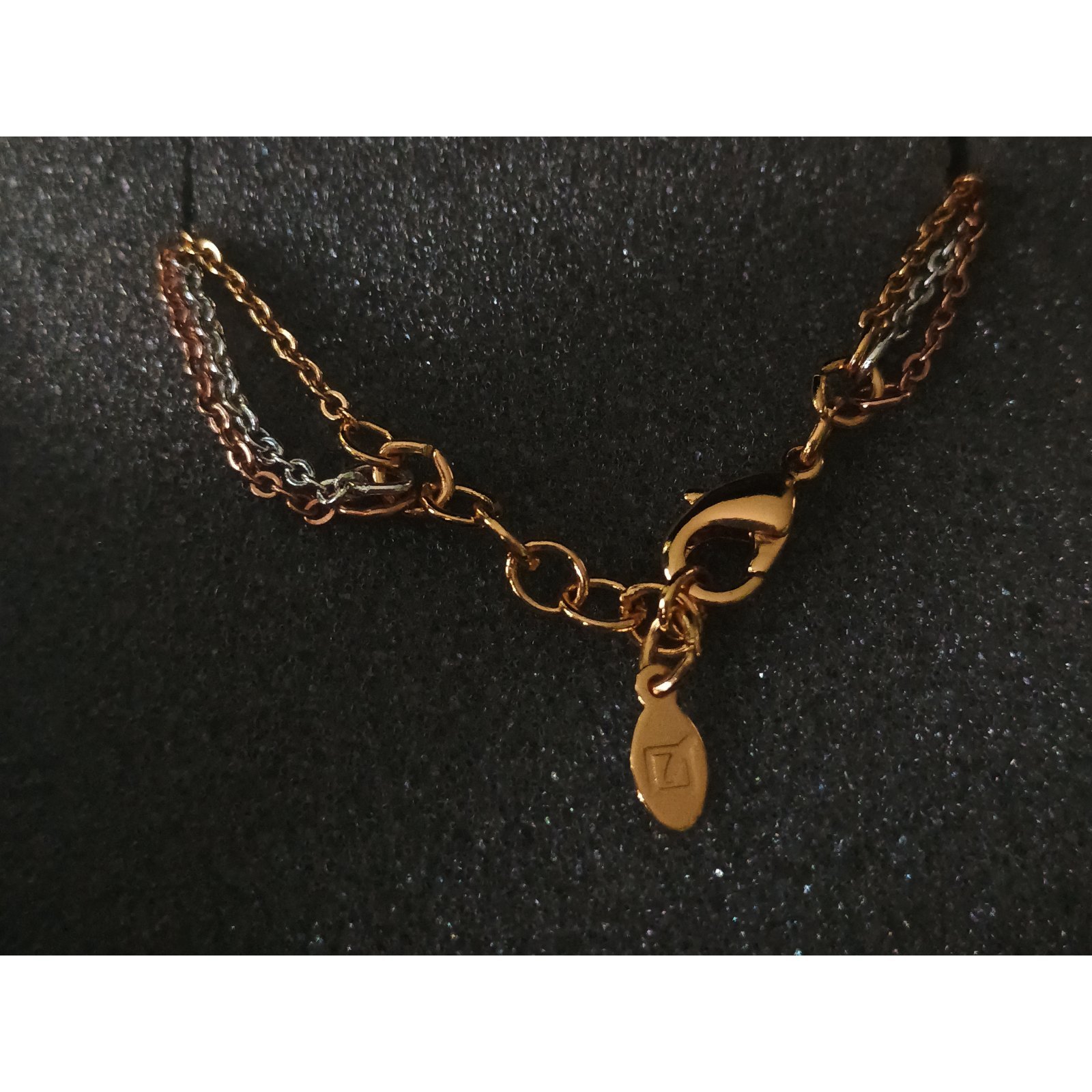 PULSERA UNIQUE - 1 PIEZA COLECCIÓN BRILLAR ESTÁ EN TI - METAL BAÑADO EN ORO Y PLATA