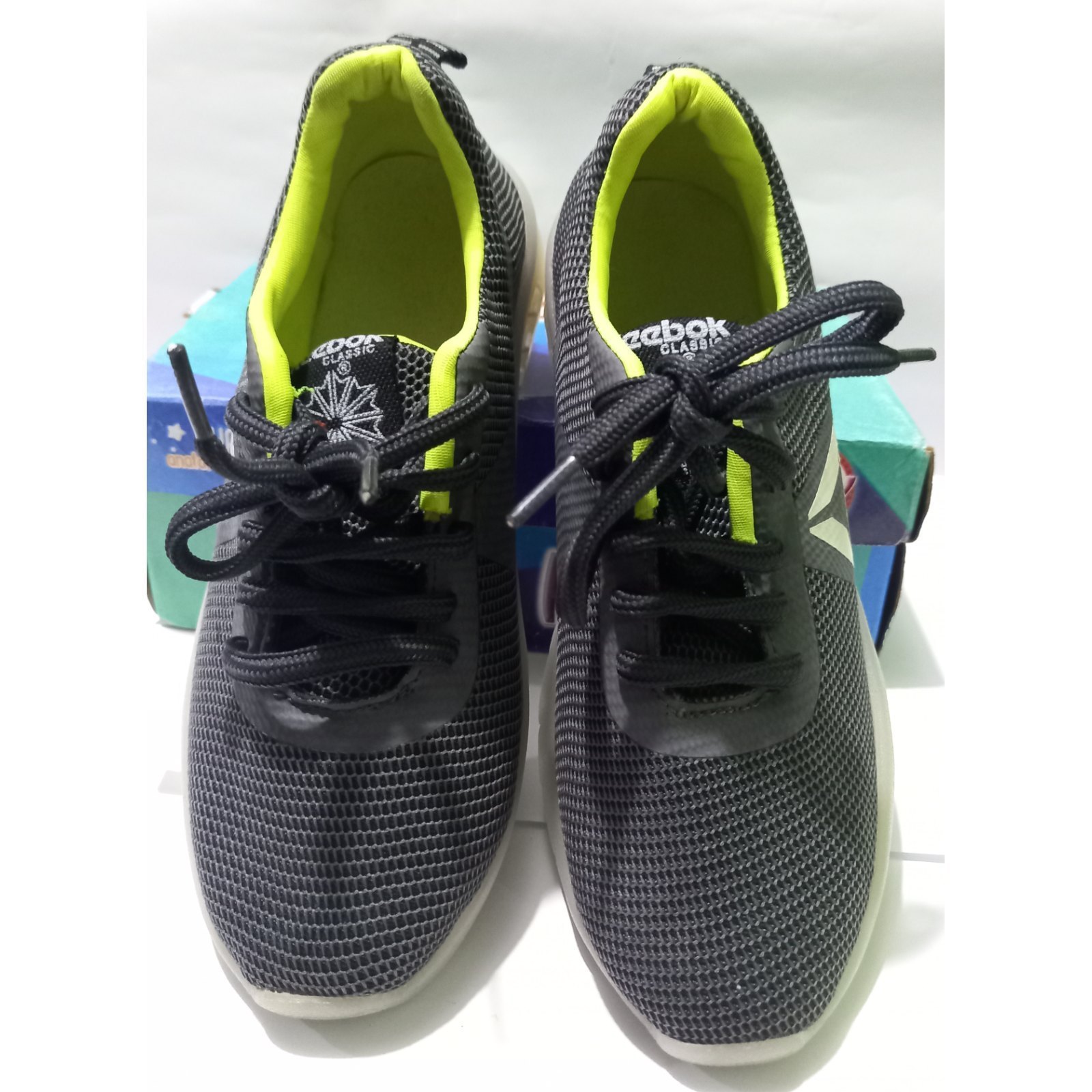ZAPATILLA NIÑO TALLA 27 - COLOR VERDE/GRIS